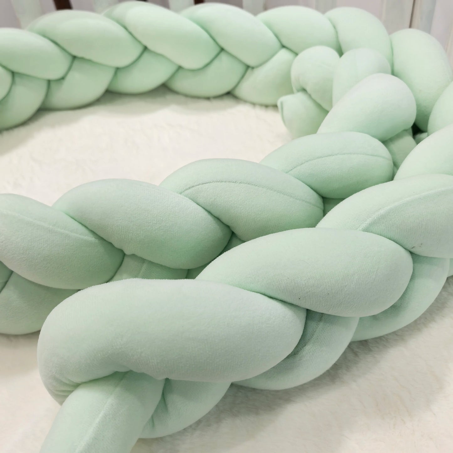 BABY BRAIDED KNOT CRIB  BUMPER