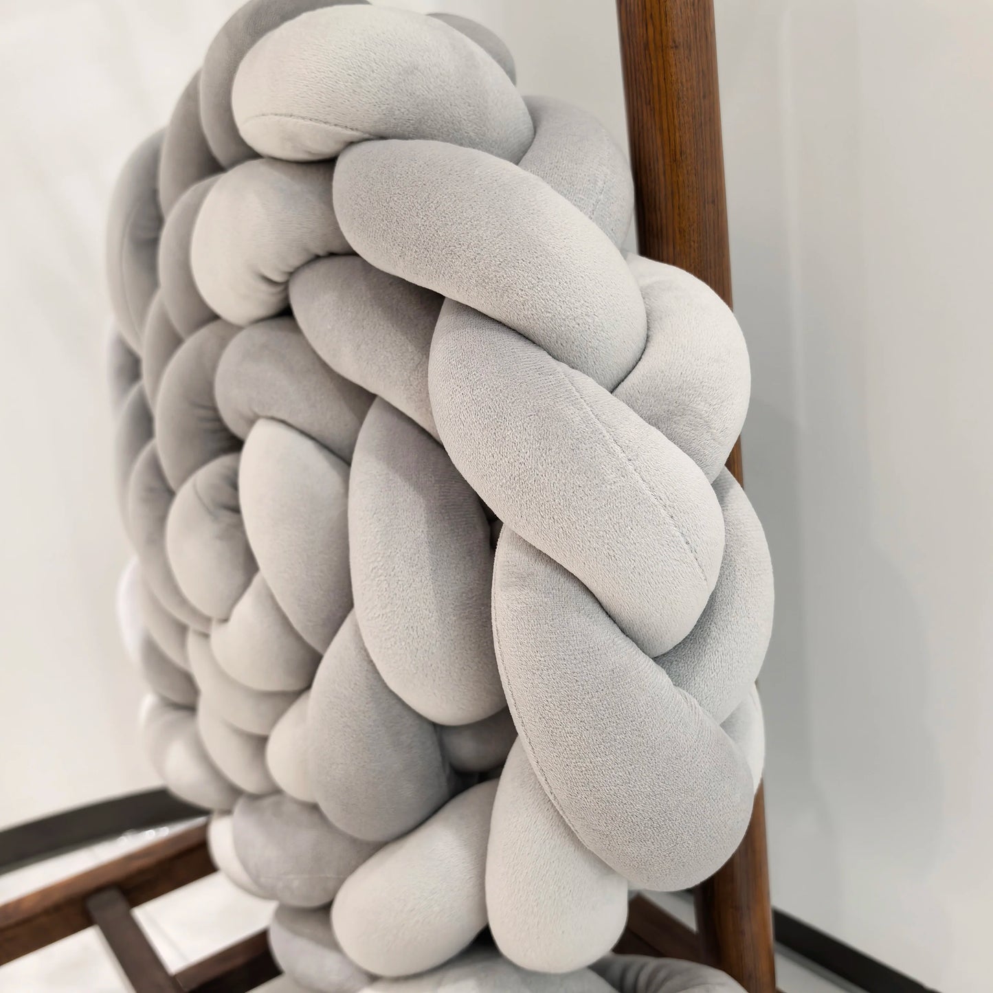 BABY BRAIDED KNOT CRIB  BUMPER