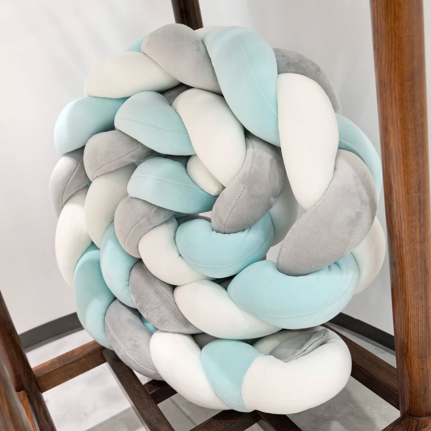 BABY BRAIDED KNOT CRIB  BUMPER